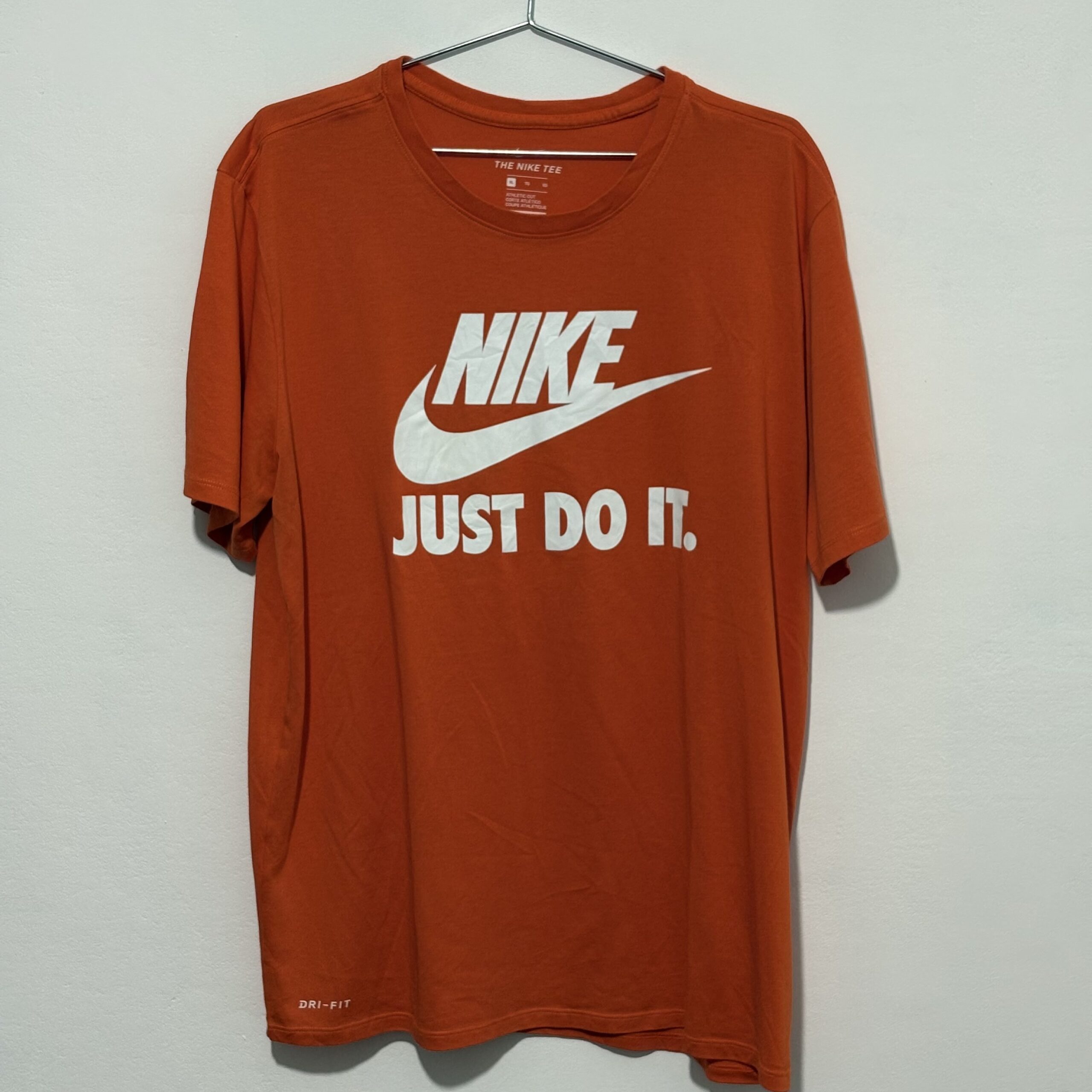 Remera Nike naranja Dri-Fit