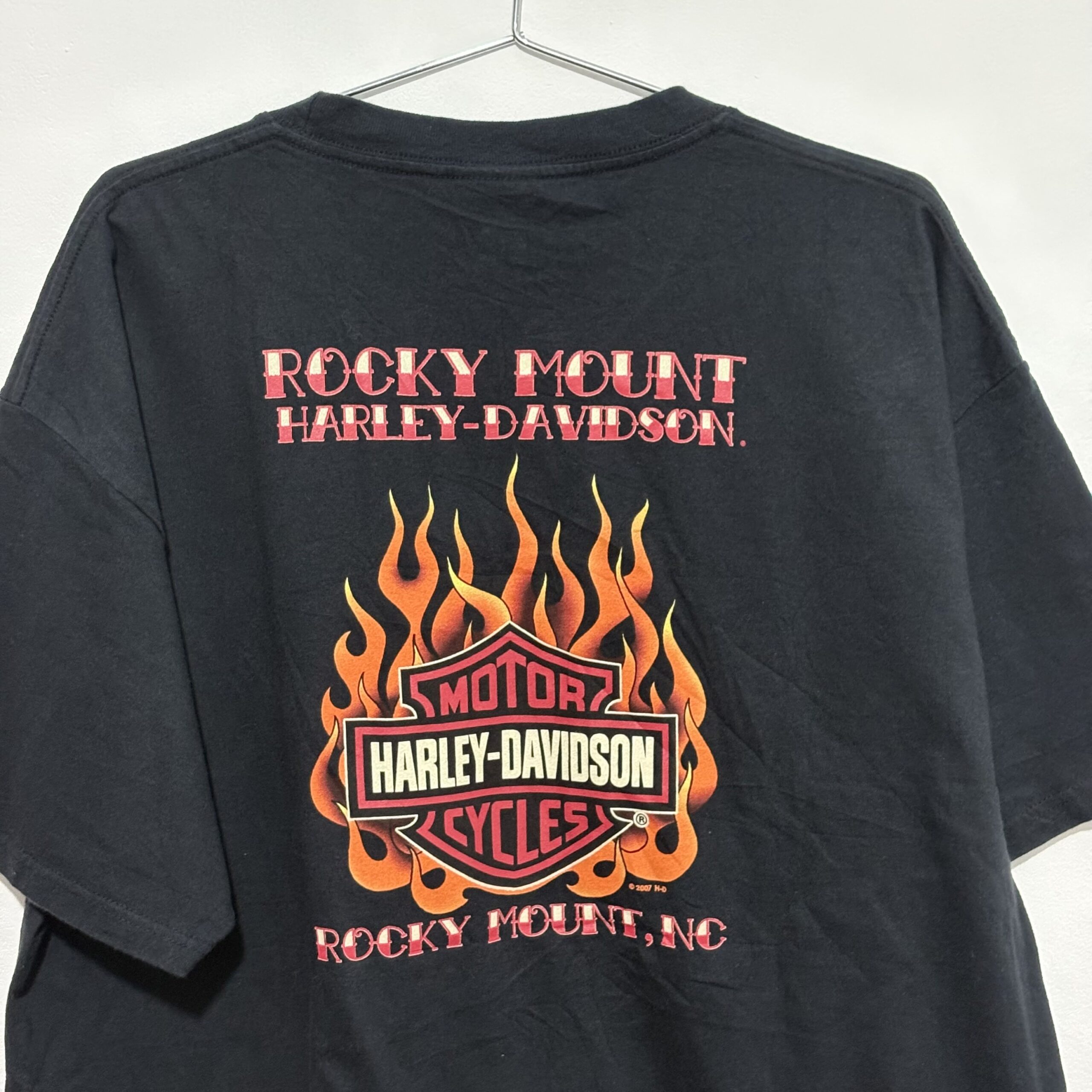 Remera Harley Davison negra con estampa atras y adelante - Imagen 4