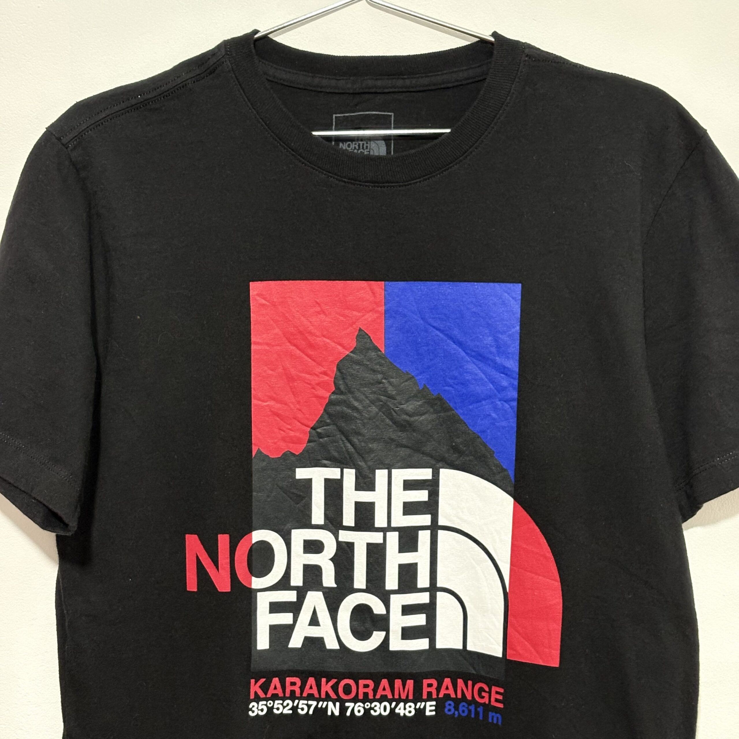 Remera The North Face negra con estampa adelante - Imagen 2